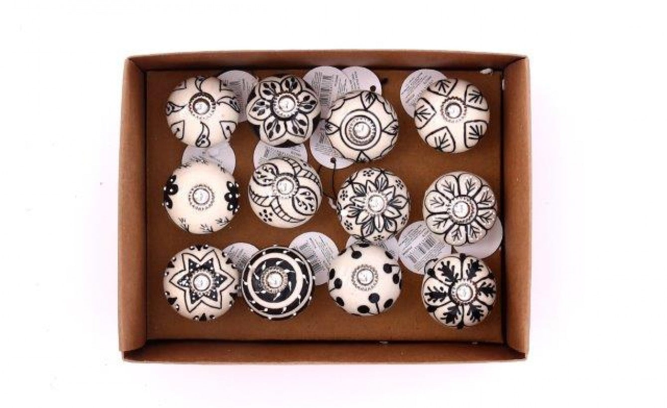 Box of 12 Black/White Door Knobs